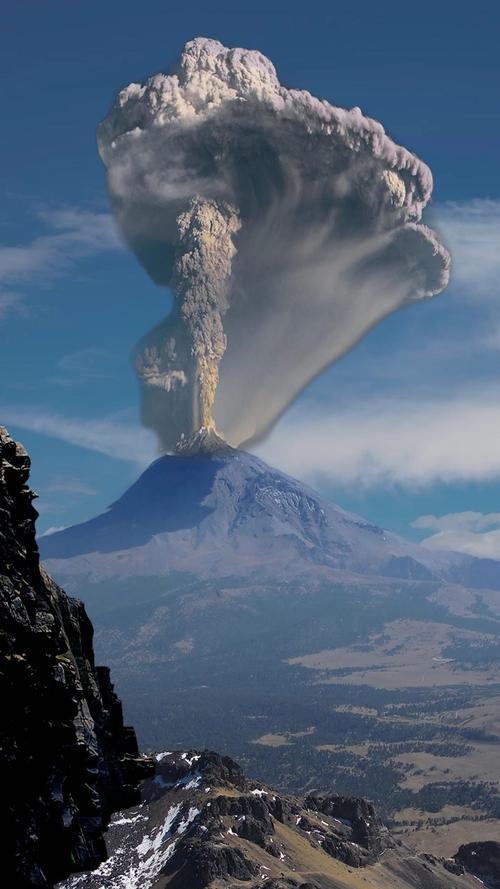 维苏威火山：自然的愤怒与再生