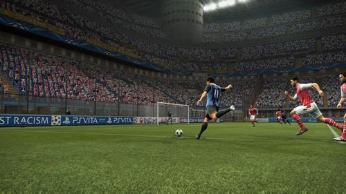 PES 2014：足球游戏情怀与技术革新的融合