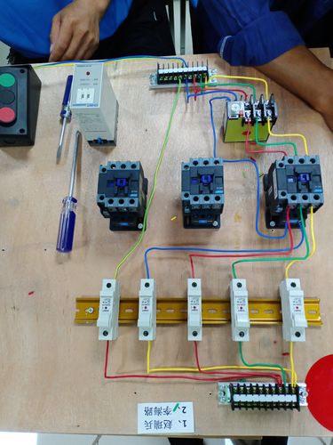 电工职业技能构建现代社会的隐形基石